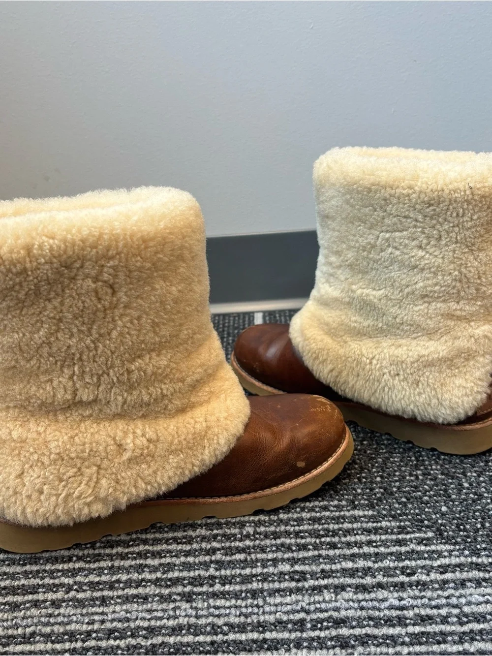 Ugg Maylin 1001761 Brown leather shearling boots 7